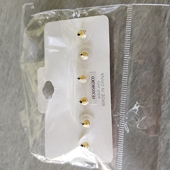 NWT! Coral Druzy Earring Set - Picture 3 of 3